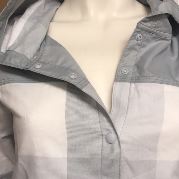 Under Armour Athletic/Athleisure L/S Shirt, NWT! - Picture 4 of 9